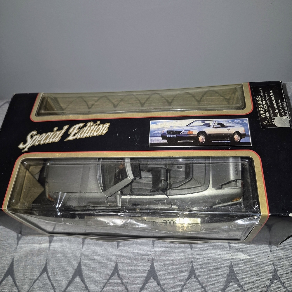 Mercedes-Benz 500SL Model Car. Maisto 1989 Mercedes Silver Convertible. NEW - Picture 7 of 8